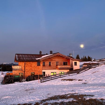 Radstaedter Huette Im Winter Nicht Mit Dem Auto Erreichbar Wunderschoene Alleinlage Schwemmberg Exterior photo