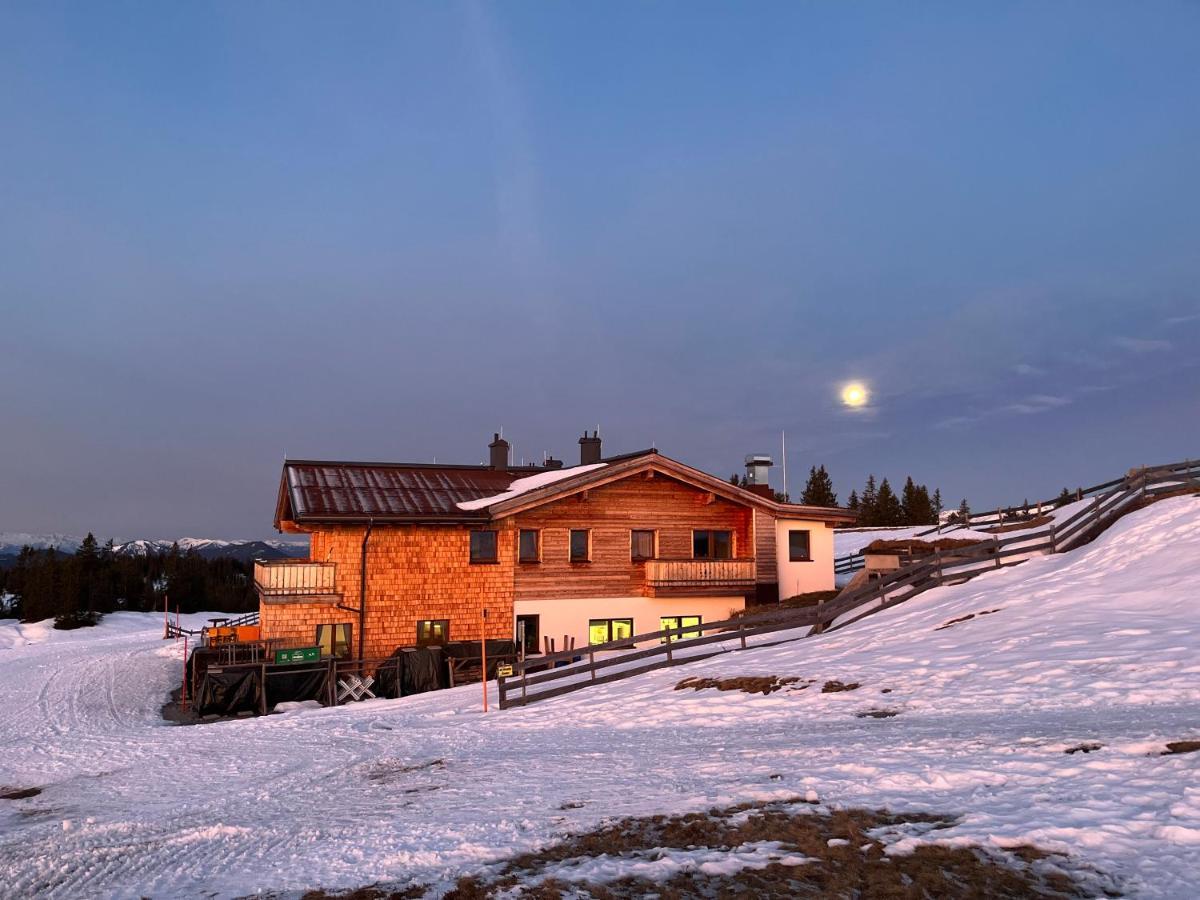 Radstaedter Huette Im Winter Nicht Mit Dem Auto Erreichbar Wunderschoene Alleinlage Schwemmberg Exterior photo